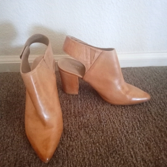 Peanut Butter Chinese Laundry Slingback Pumps sz 9 - Picture 1 of 2
